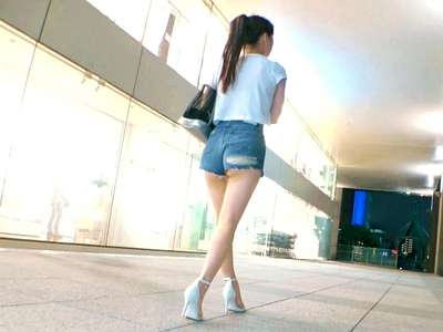 【素人エロ企画】クビレ美裸体を見せつけグラインド騎乗位してエッチに乱れちゃう20歳の巨乳スレンダー美人！_の画像